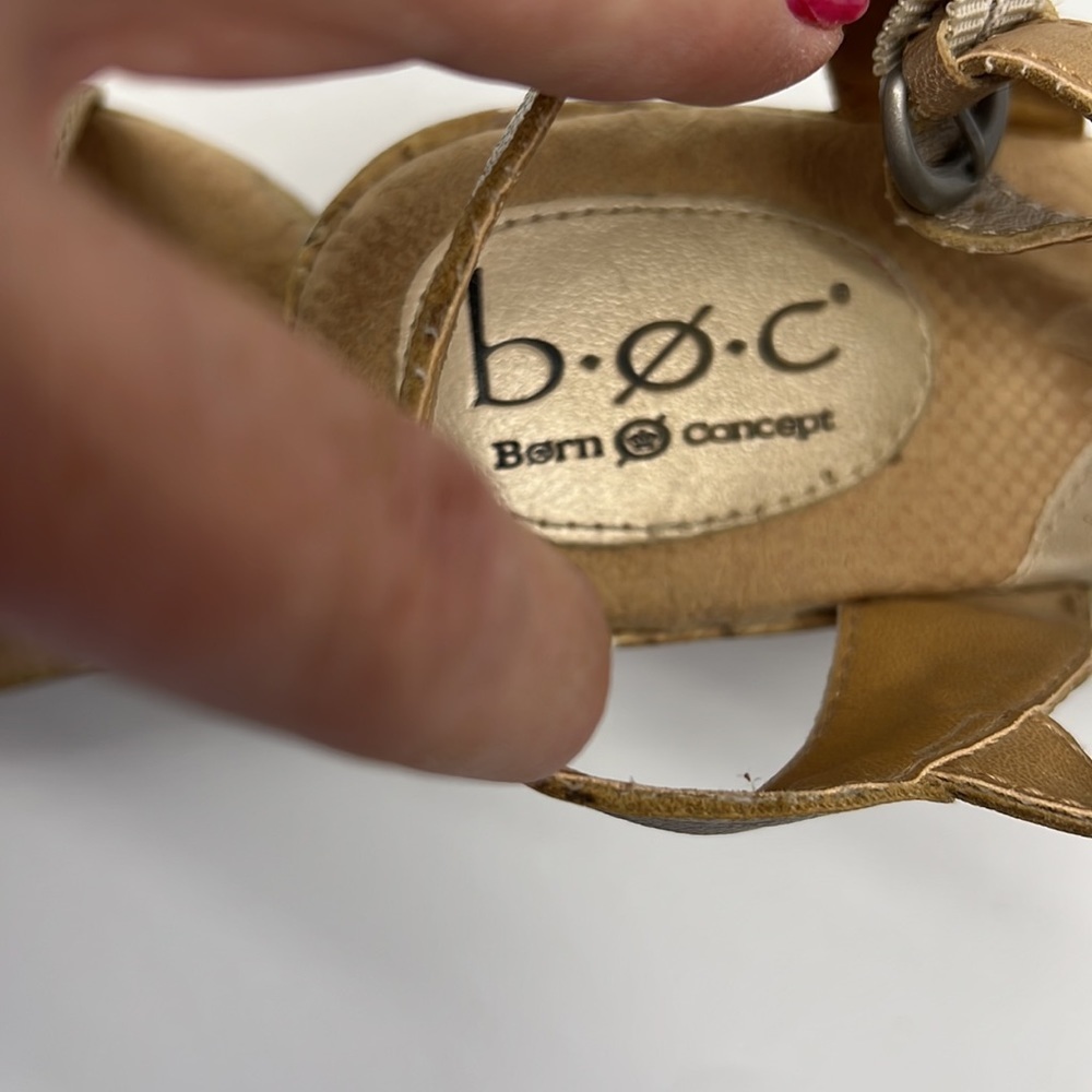 b.o.c Gold Metallic Leather Sandals with Cork Wedge Heel size 7 - Picture 7 of 10